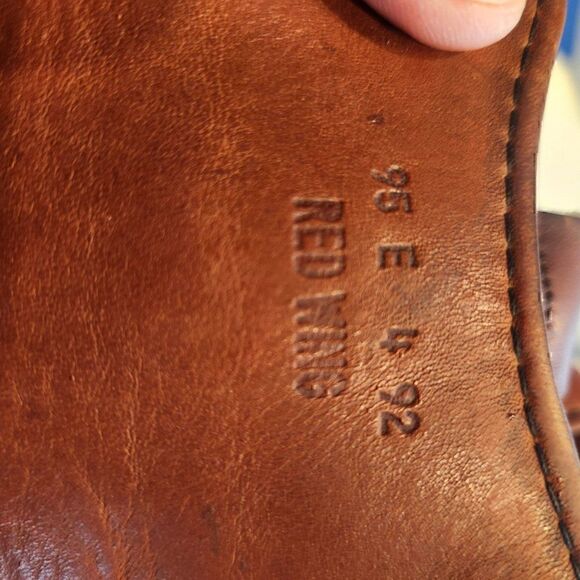 Vintage Red Wing Pecos pull on leather boot. Size 10